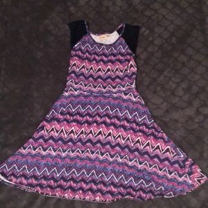 Kids patterned dress.